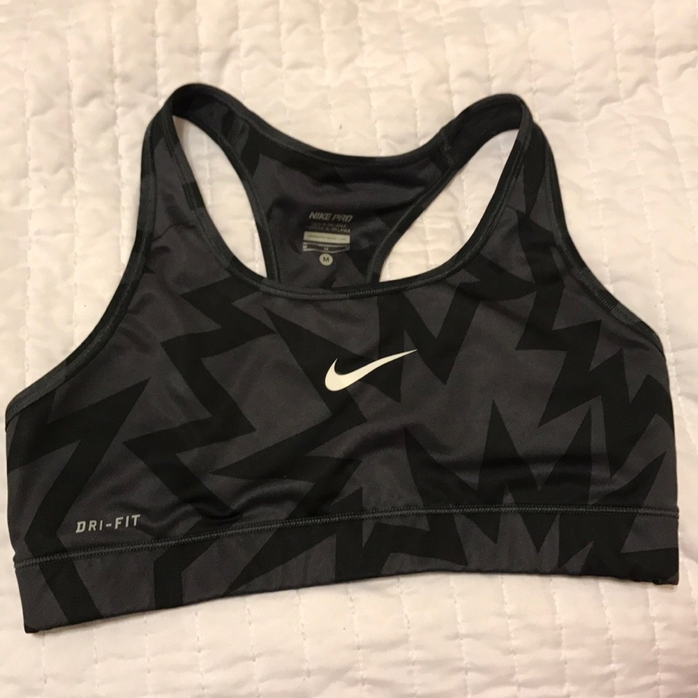 NWOT nike sports bra